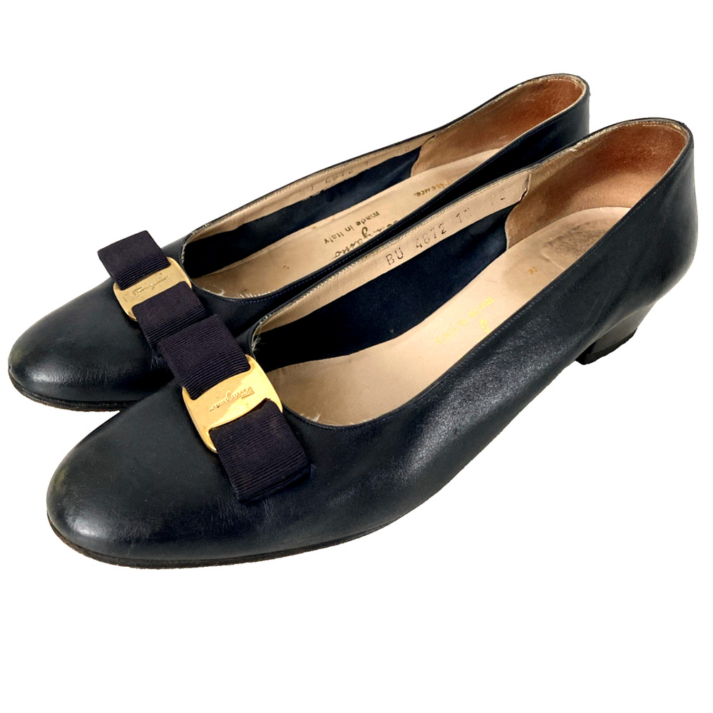 Salvatore Ferragamo Vara Pump Navy Blue Black Gold Logo Bow Low Heel 10 A2 - Picture 8 of 13